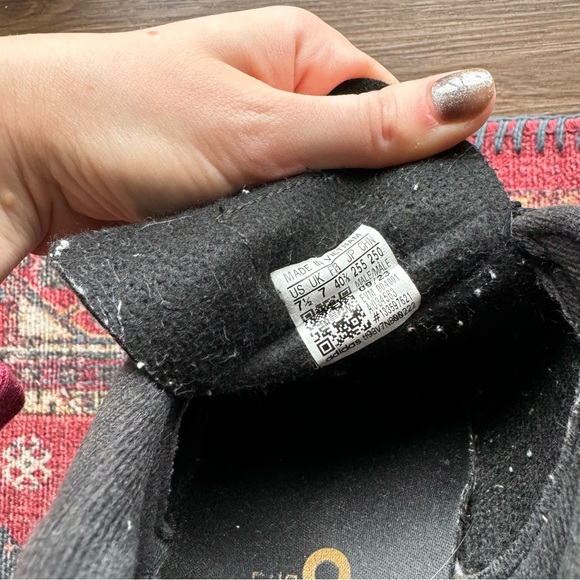 Black Adidas Sambas - Picture 6 of 6